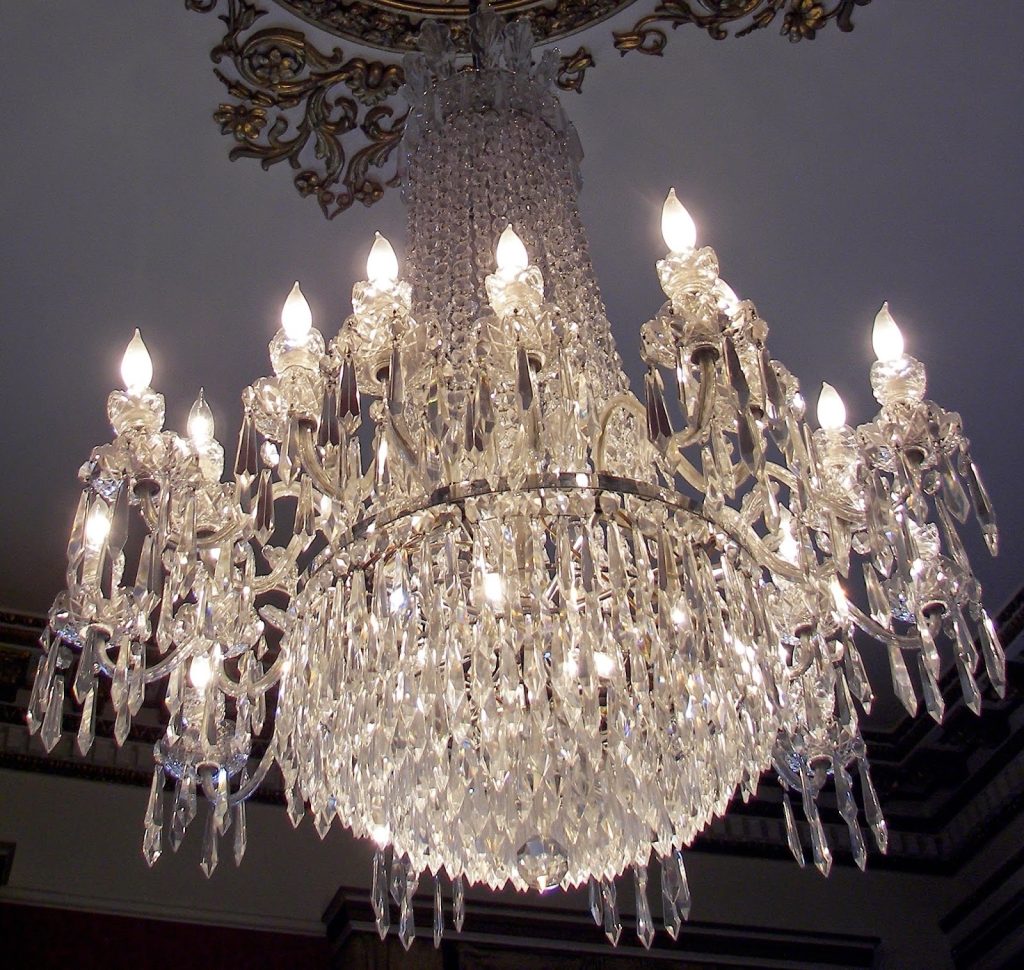 Content image for Crystal Chandeliers: A Luxurious Classic Touch