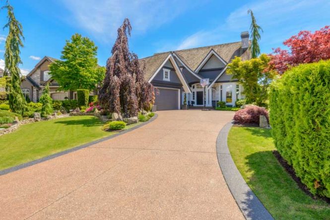 Featured image for Driveway Designs: Enhancing Your Home's Entrance
