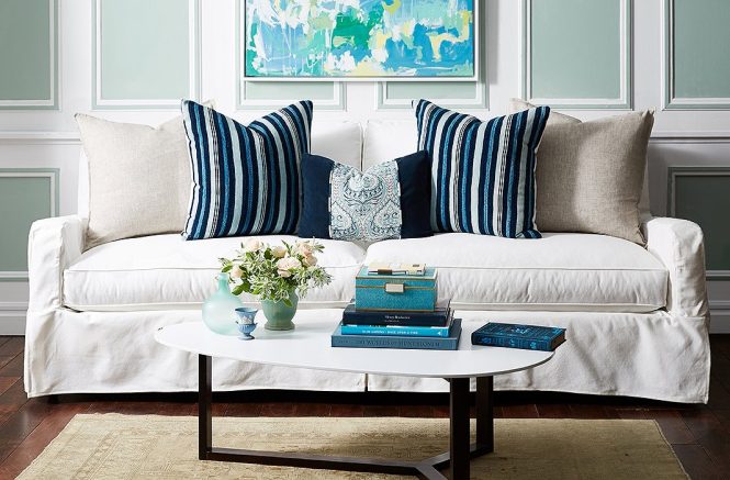 Featured image for Classic Sofa Pillows: Details that Enhance a Room